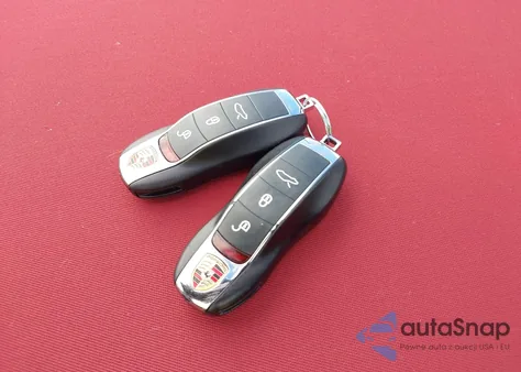 2013 Porsche 911 Carrera 4S z USA, uszkodzony, nr VIN WP0CB2A9XDS155813